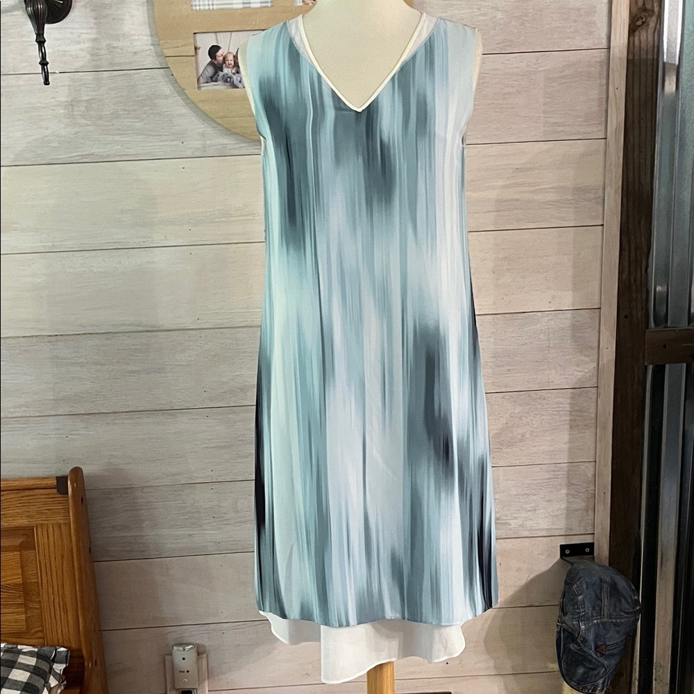 T Tahari Sleeveless Blue and White Gradient Dress XS